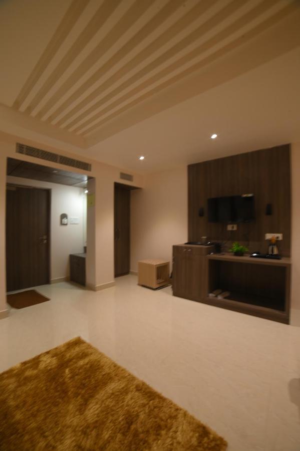 Hotel Bipasha Port Blair Buitenkant foto